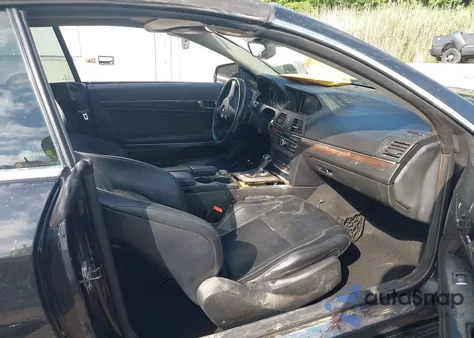 2011 Mercedes-Benz E 550 z USA, uszkodzony, nr VIN WDDKK7CFXBF104724